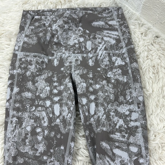 Lululemon Wunder Under Scalloped Hem High-Rise Crop 23" *Luxtreme Roll Down - Picture 2 of 5